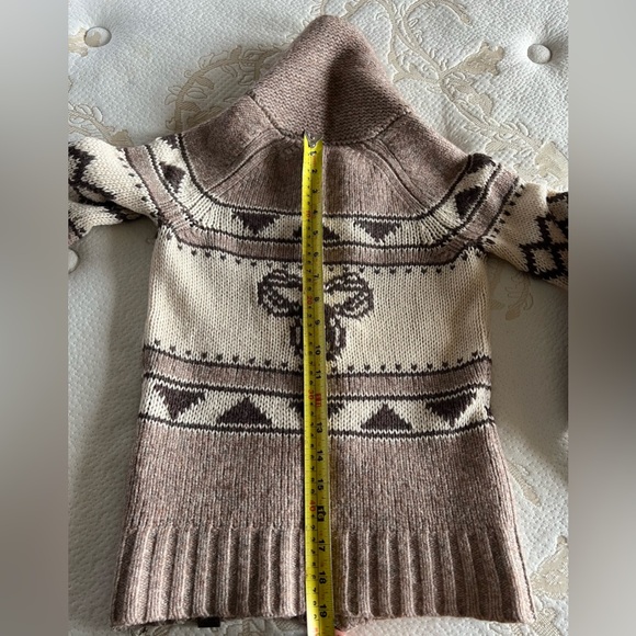 TNA 100% Lamb Wool Cowichan Sweater (Girl) - Picture 4 of 9